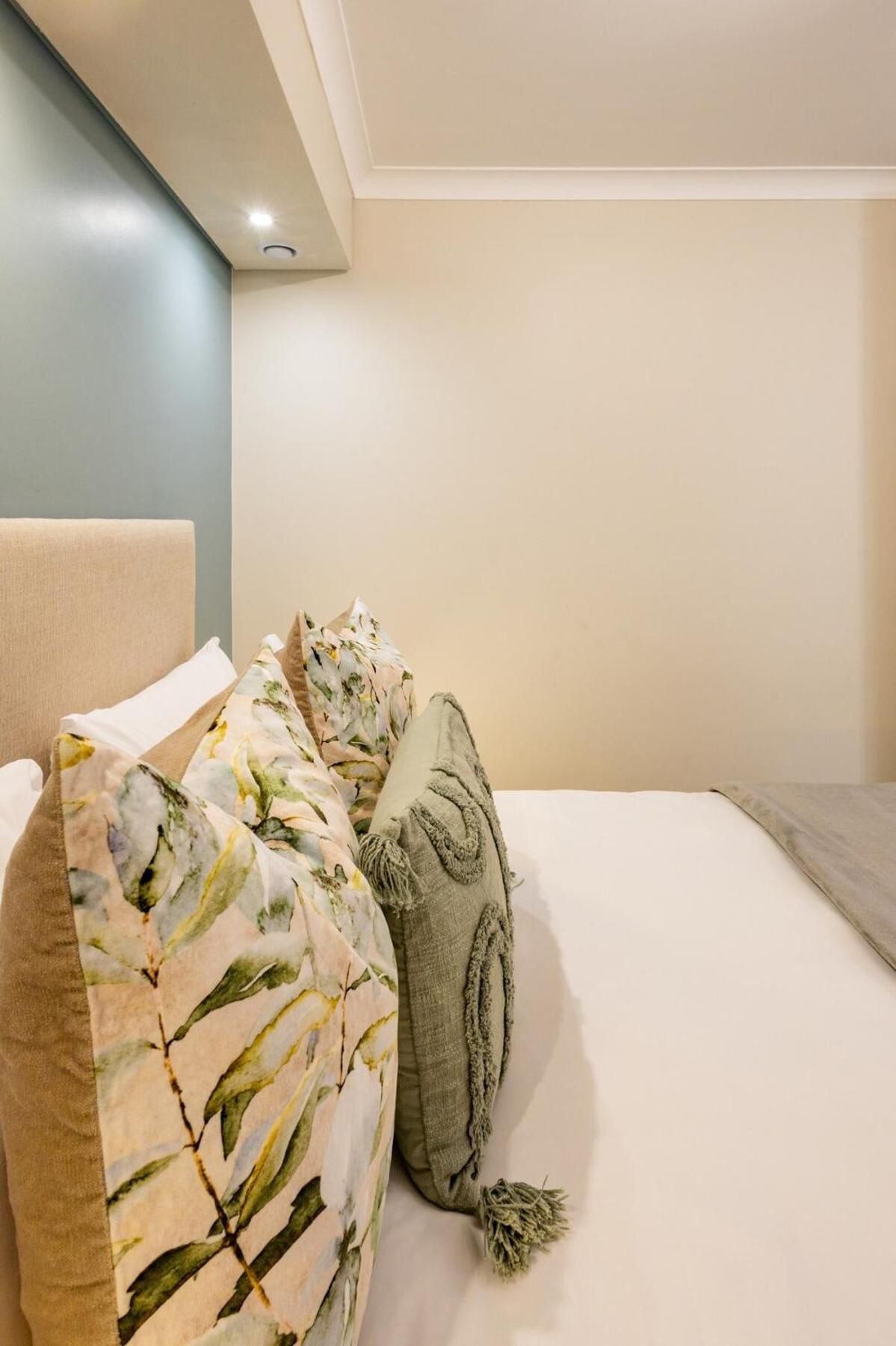 Stylish, Fully Equipped In Observatory Apartment