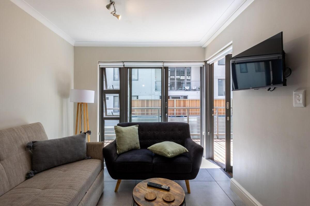 Stylish, Fully Equipped In Observatory Apartment